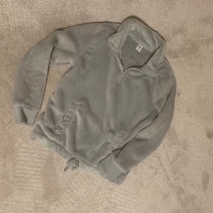 Girls Old Navy soft, fleece grey pullover sweater